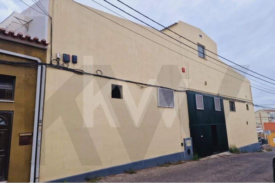 Armazém para Venda em Santa Iria de Azoia, São João da Talha e Bobadela Foto 25