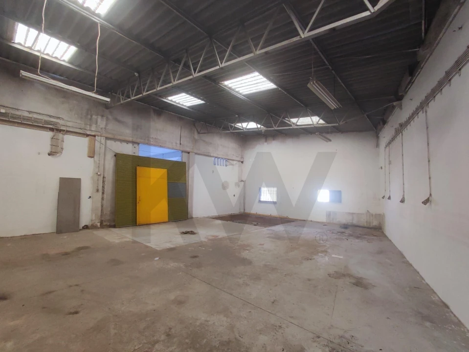 Armazém para Venda em Santa Iria de Azoia, São João da Talha e Bobadela Foto 18