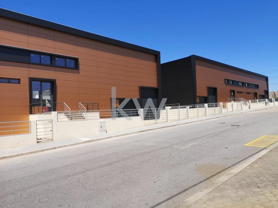 Armazém para Venda em Grijó e Sermonde Foto 1