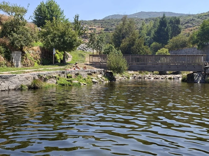 Moradia T4 para Venda em Sabugueiro Foto 24