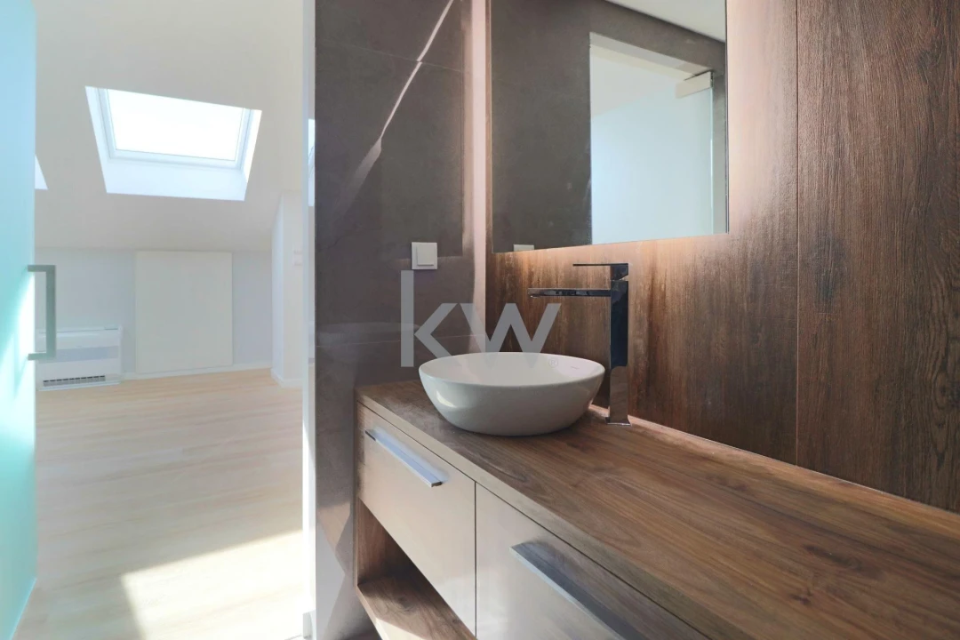 Apartamento T3 para Venda em Carcavelos e Parede Foto 13