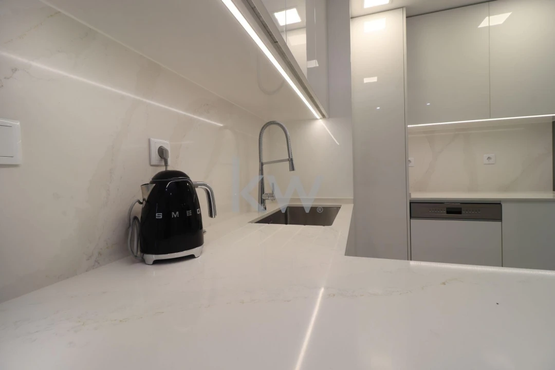 Apartamento T3 para Venda em Carcavelos e Parede Foto 34
