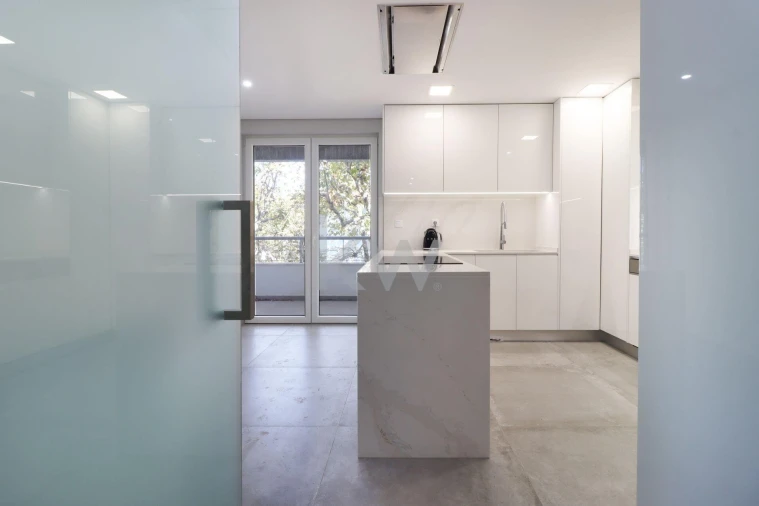 Apartamento T3 para Venda em Carcavelos e Parede Foto 21