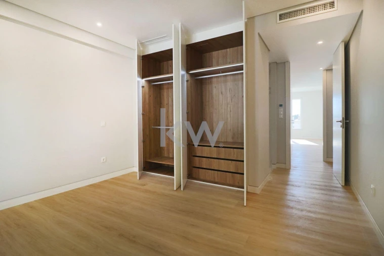 Apartamento T3 para Venda em Carcavelos e Parede Foto 55