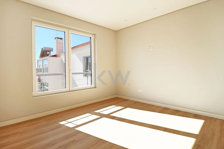 Apartamento T3 para Venda em Carcavelos e Parede Foto 57