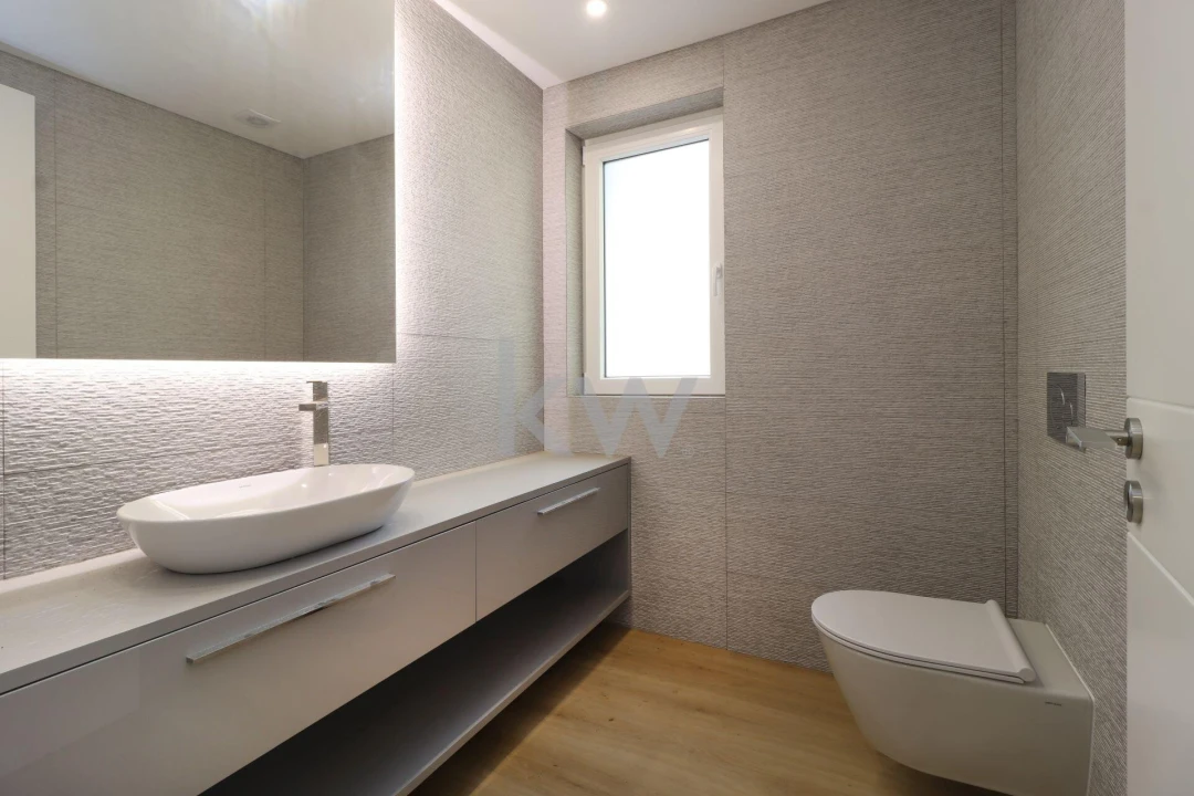 Apartamento T3 para Venda em Carcavelos e Parede Foto 38