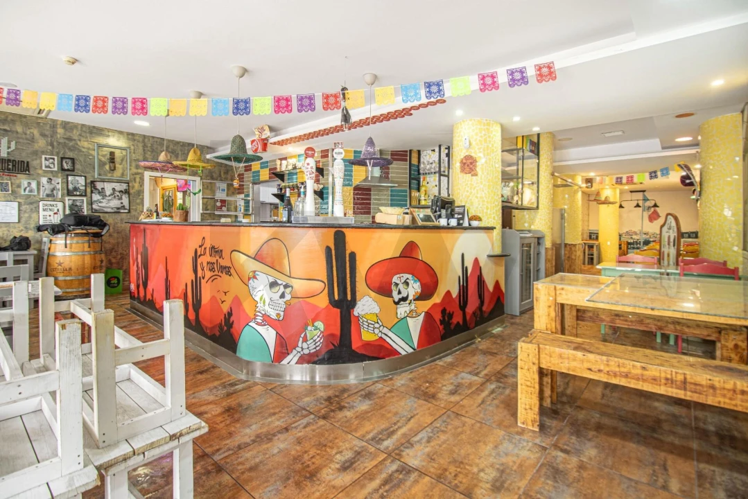 Loja para Venda em Santo António dos Cavaleiros e Frielas Foto 17