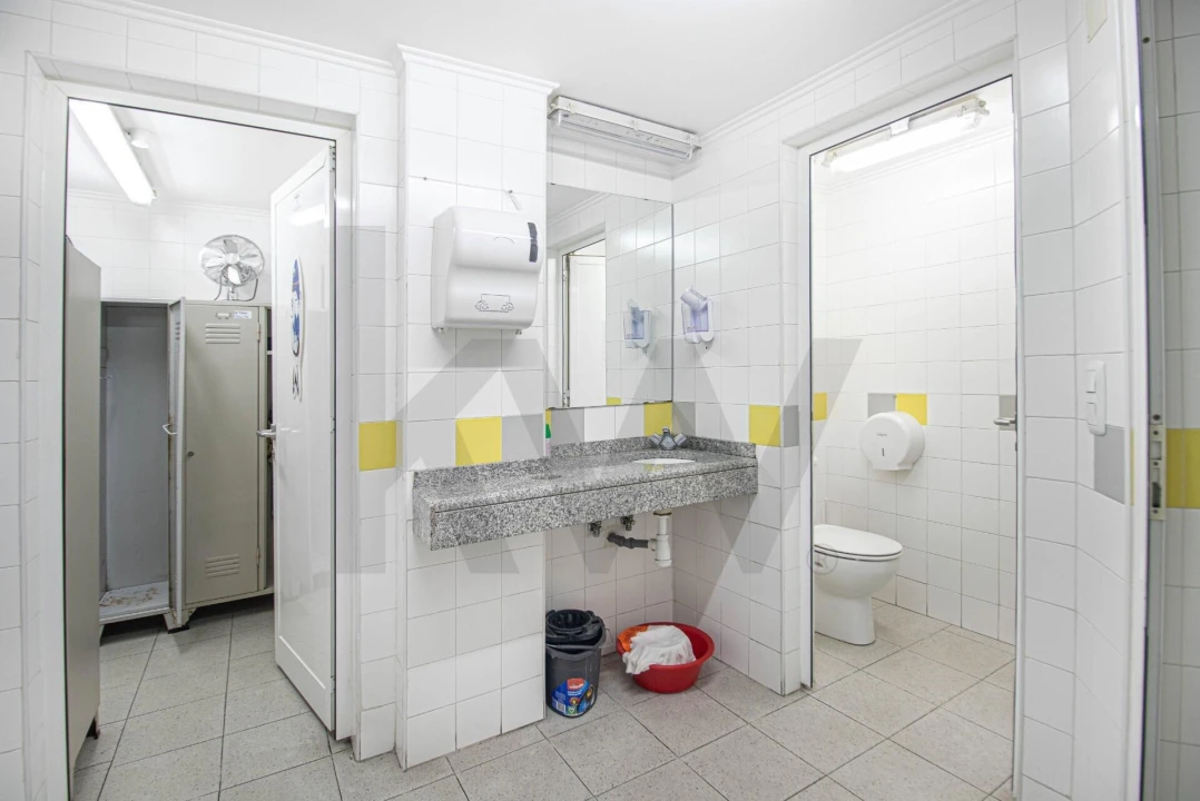 Loja para Venda em Santo António dos Cavaleiros e Frielas Foto 24