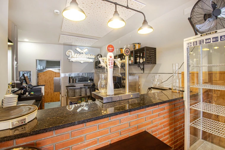 Loja para Venda em Santo António dos Cavaleiros e Frielas Foto 8