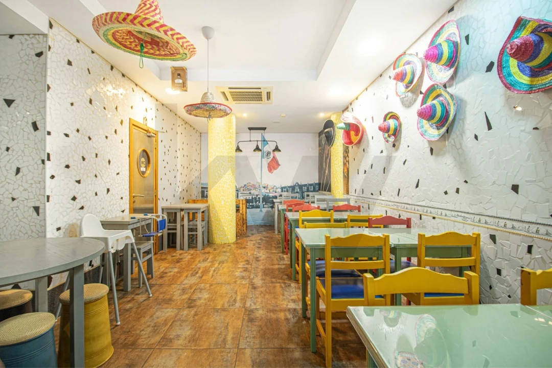 Loja para Venda em Santo António dos Cavaleiros e Frielas Foto 19