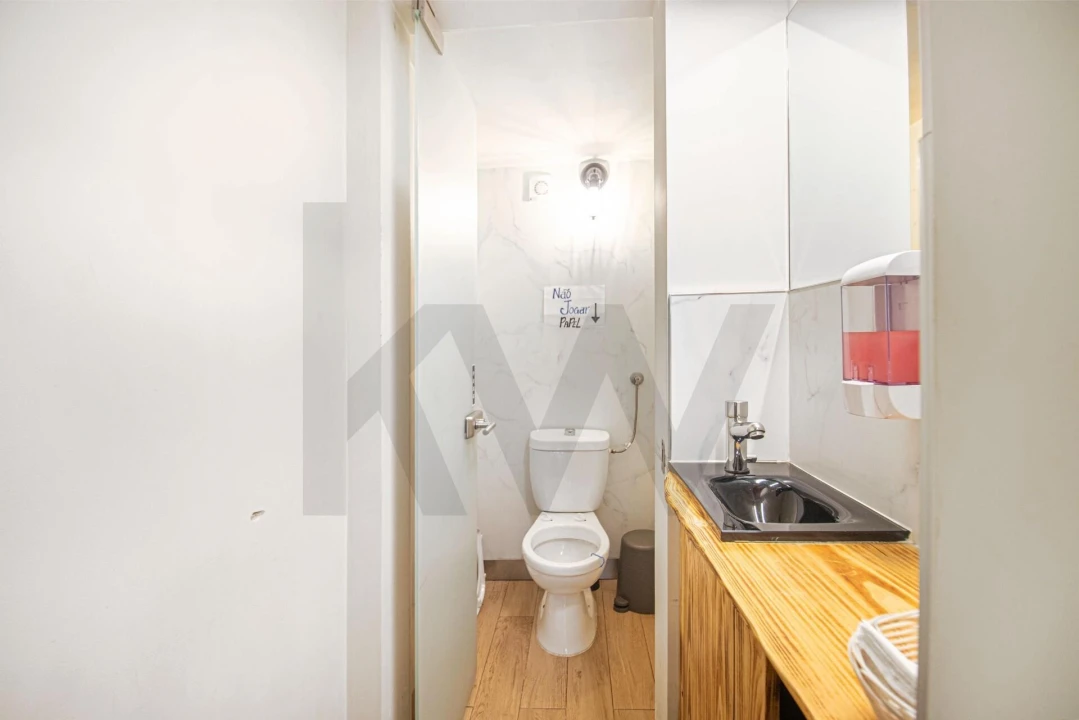 Loja para Venda em Santo António dos Cavaleiros e Frielas Foto 14