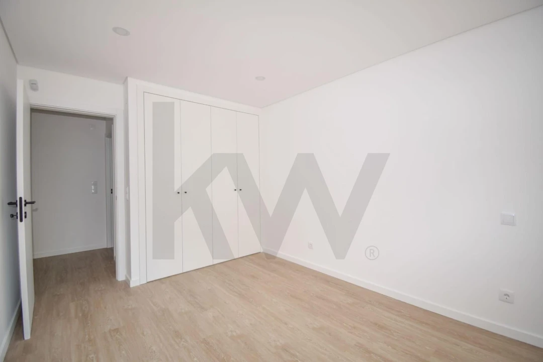 Apartamento T3 para Arrendamento em Ramada e Caneças Foto 8