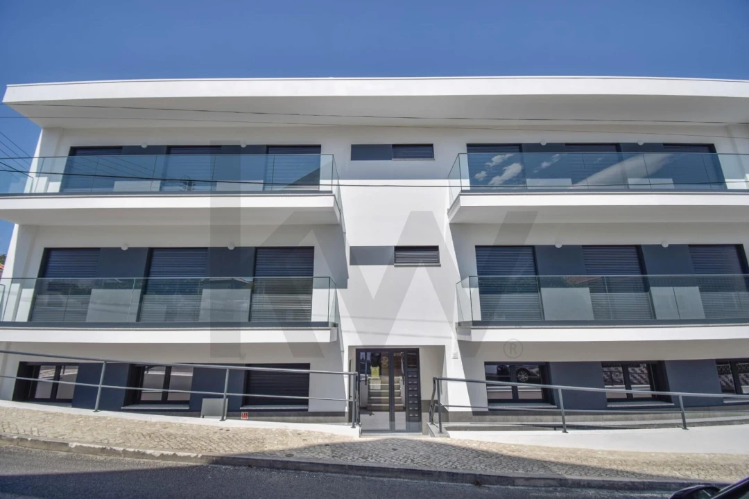 Apartamento T3 para Arrendamento em Ramada e Caneças Foto 1