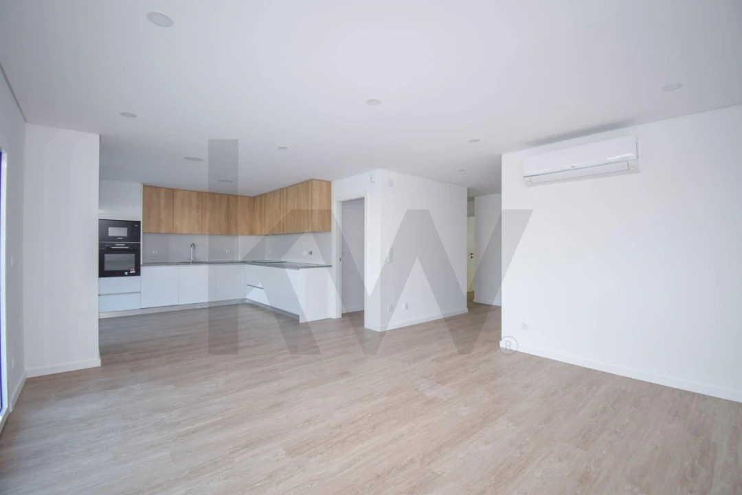 Apartamento T3 para Arrendamento em Ramada e Caneças Foto 3