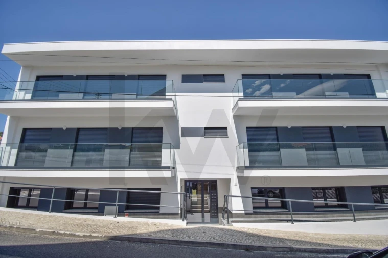 Apartamento T3 para Arrendamento em Ramada e Caneças