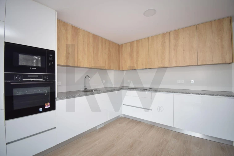 Apartamento T3 para Arrendamento em Ramada e Caneças Foto 4