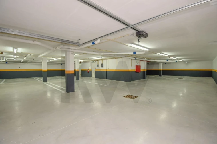 Apartamento T3 para Arrendamento em Ramada e Caneças Foto 13