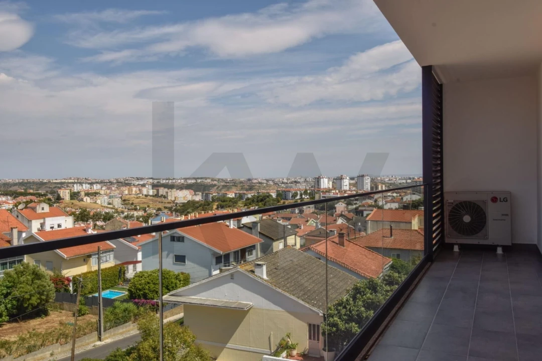 Apartamento T3 para Arrendamento em Ramada e Caneças Foto 2