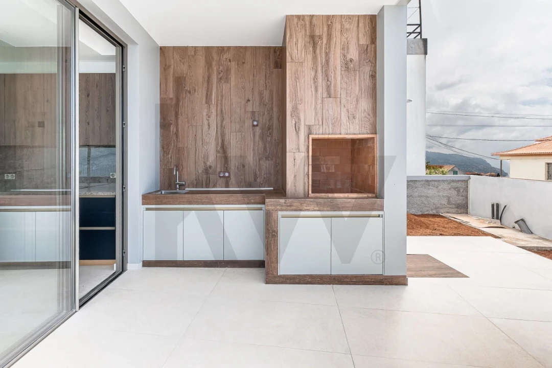 Moradia T4 para Venda em Canhas Foto 10