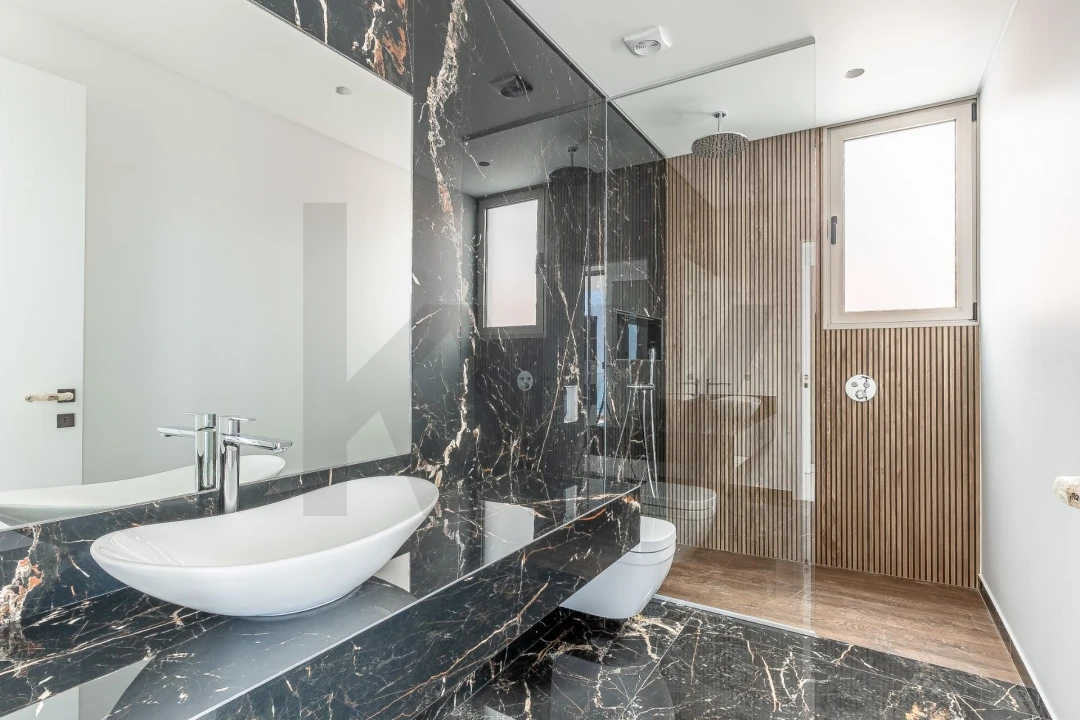 Moradia T4 para Venda em Canhas Foto 14