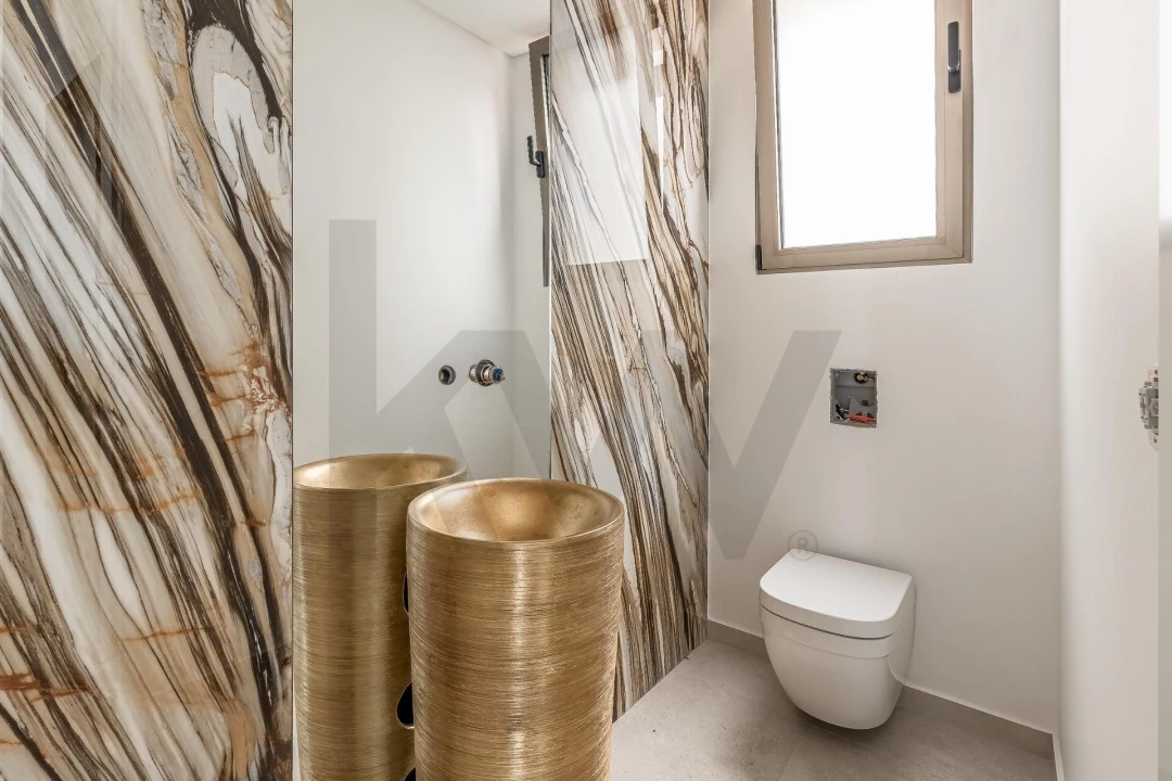 Moradia T4 para Venda em Canhas Foto 9