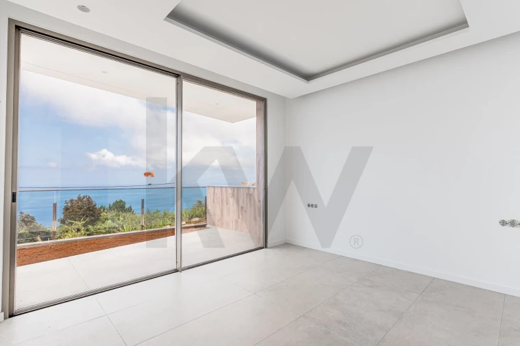 Moradia T4 para Venda em Canhas Foto 16