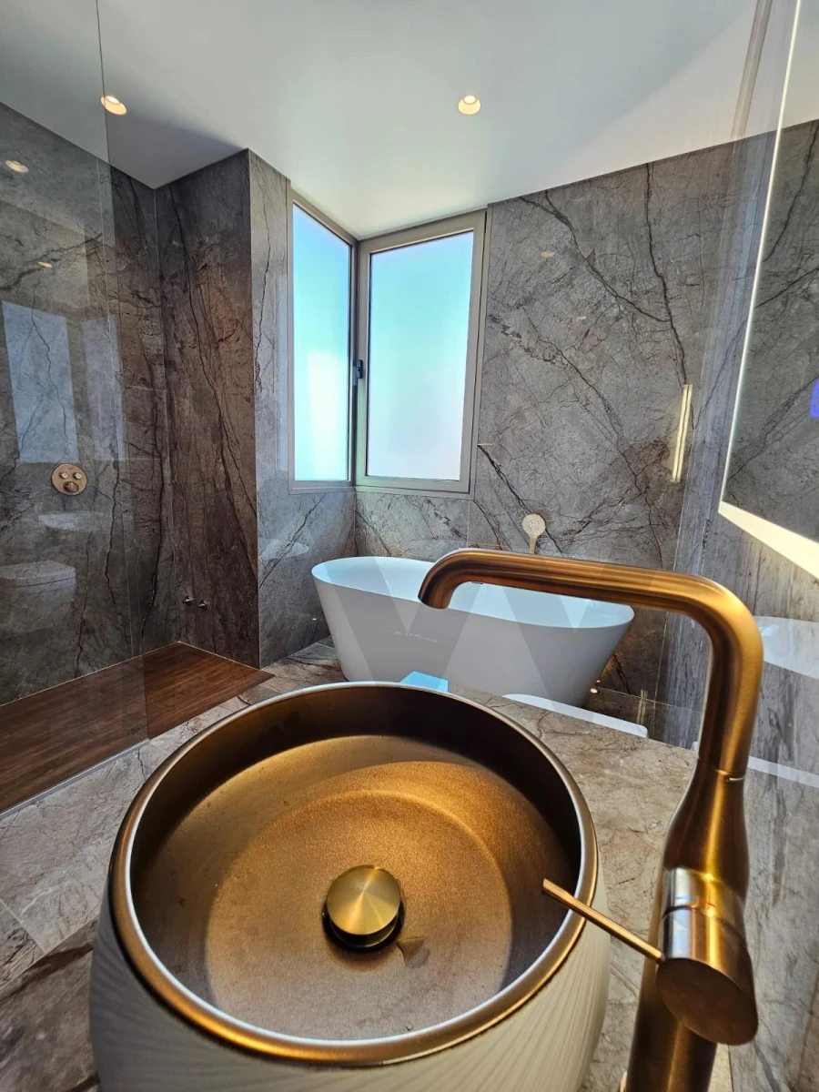 Moradia T4 para Venda em Canhas Foto 28