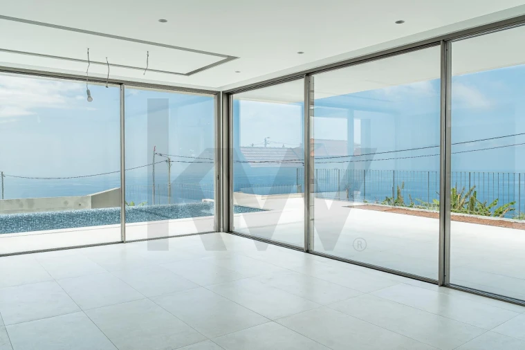 Moradia T4 para Venda em Canhas Foto 11