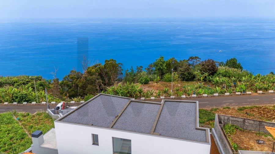 Moradia T4 para Venda em Canhas Foto 5