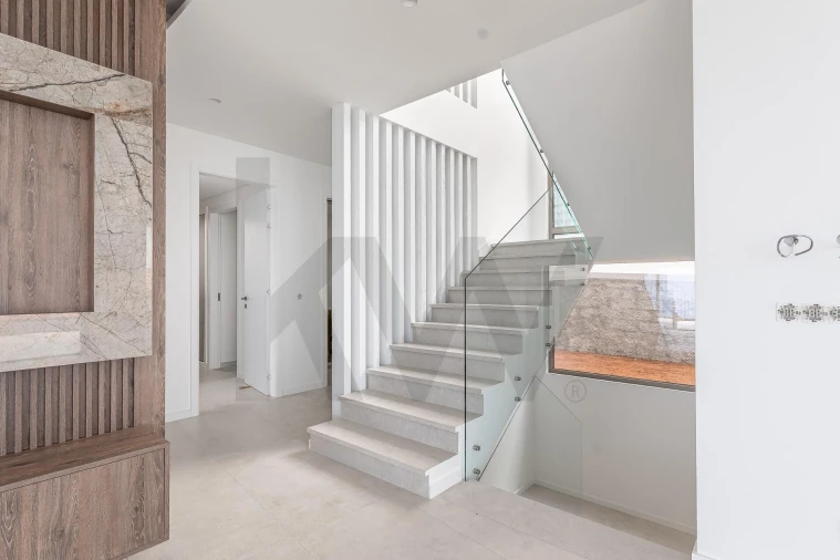 Moradia T4 para Venda em Canhas Foto 12