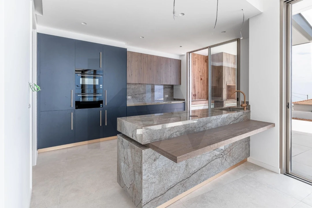 Moradia T4 para Venda em Canhas Foto 7