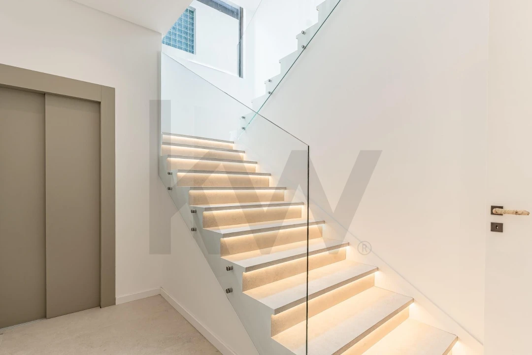 Moradia T4 para Venda em Canhas Foto 20