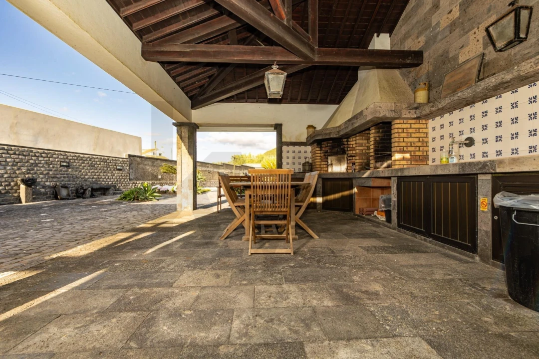 Moradia T4 para Venda em Mosteiros Foto 7