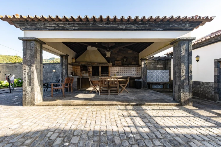 Moradia T4 para Venda em Mosteiros Foto 9