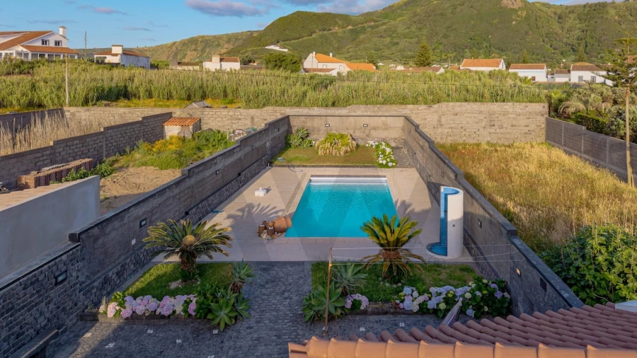 Moradia T4 para Venda em Mosteiros Foto 13