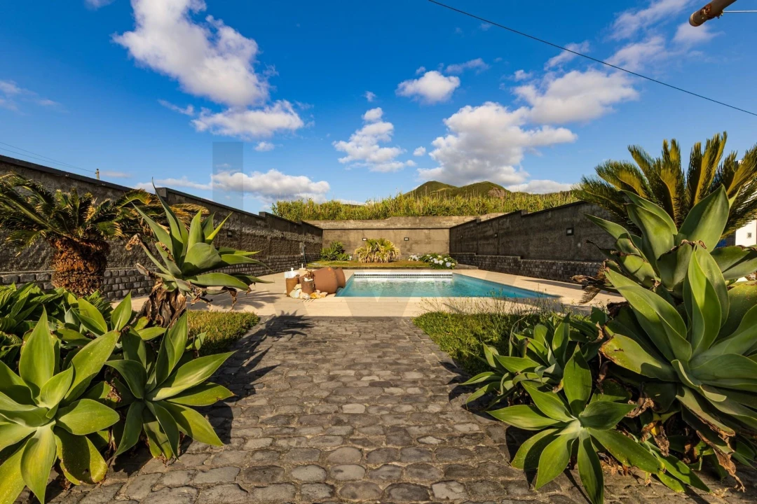 Moradia T4 para Venda em Mosteiros Foto 5