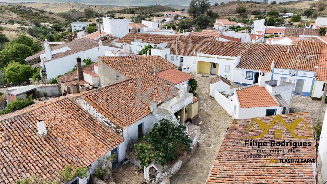 Moradia T4 para Venda em Odeleite Foto 3