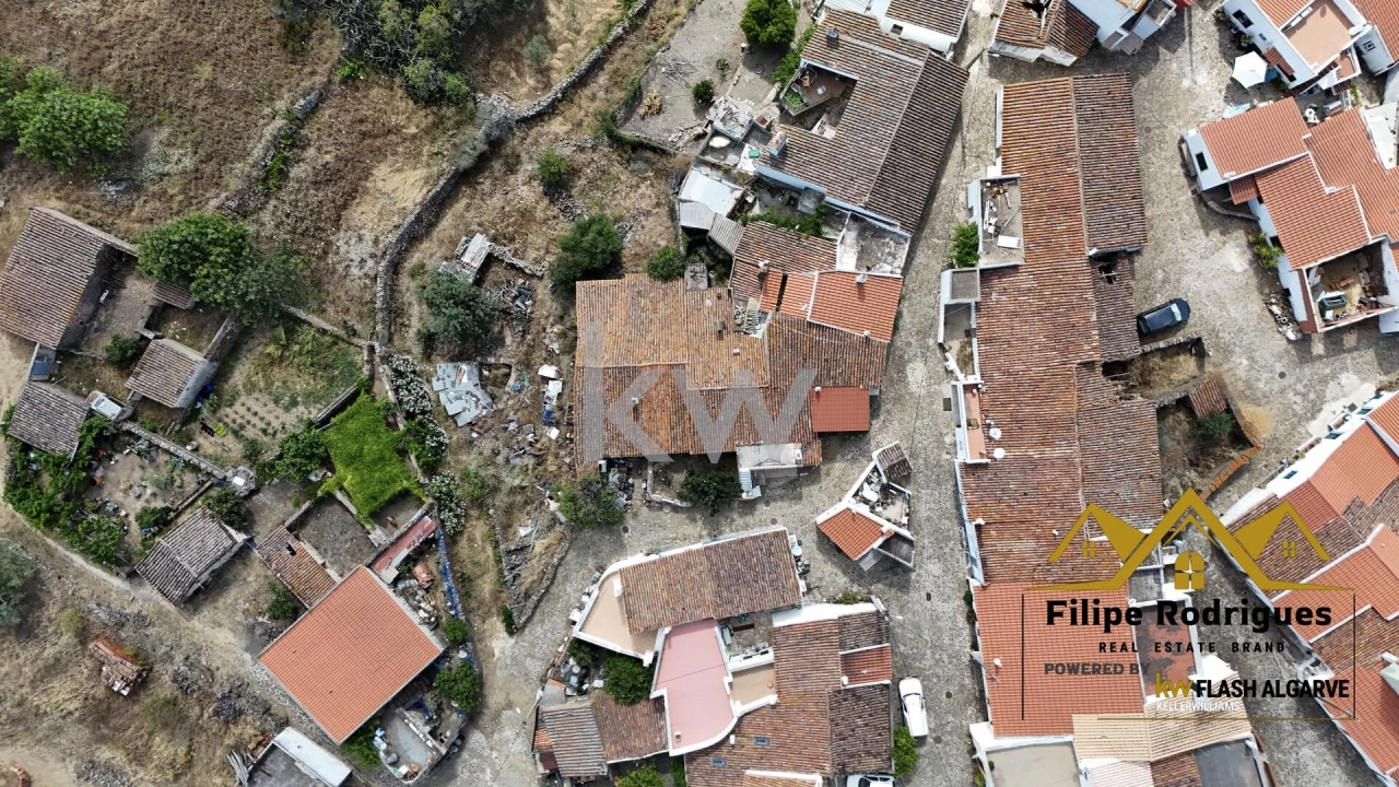 Moradia T4 para Venda em Odeleite Foto 2