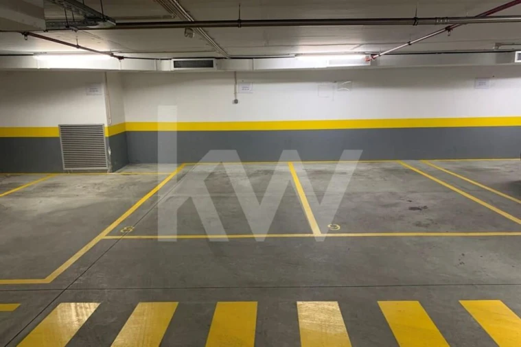 Garagem para Venda em Santo António Foto 14