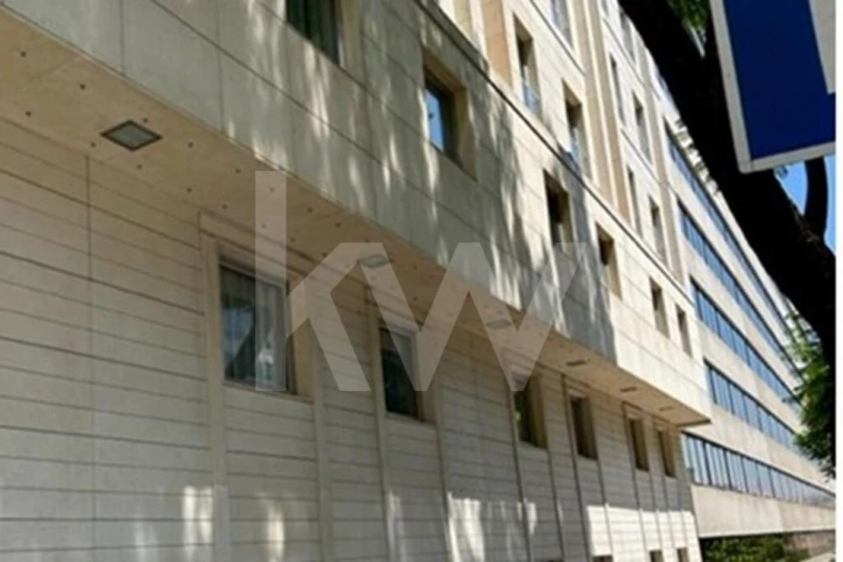 Garagem para Venda em Santo António Foto 5