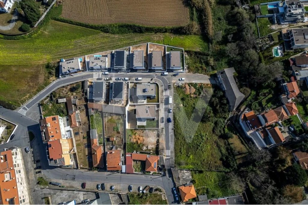 Moradia T4 para Venda em São Felix da Marinha Foto 5