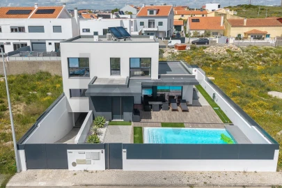 Moradia T4 para Venda em São Domingos de Rana