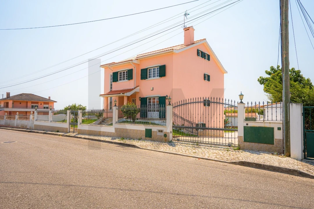 Moradia T5 para Venda em Rio de Mouro Foto 6