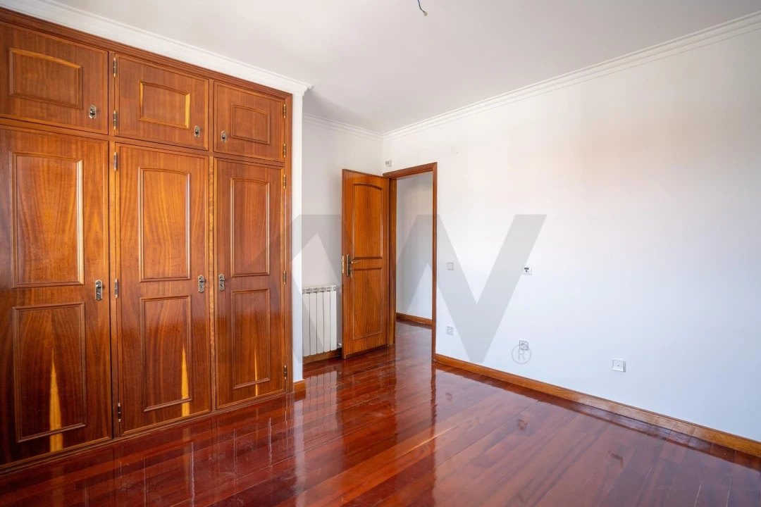 Moradia T5 para Venda em Rio de Mouro Foto 30