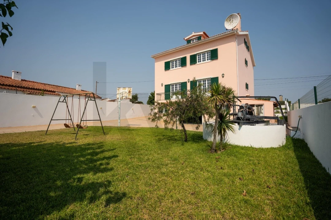 Moradia T5 para Venda em Rio de Mouro Foto 40