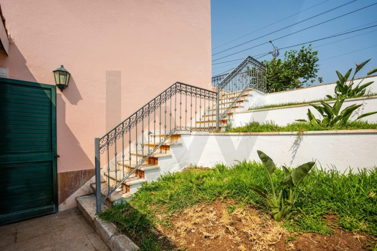 Moradia T5 para Venda em Rio de Mouro Foto 36