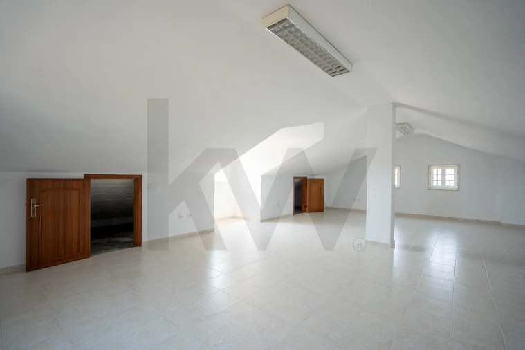 Moradia T5 para Venda em Rio de Mouro Foto 34