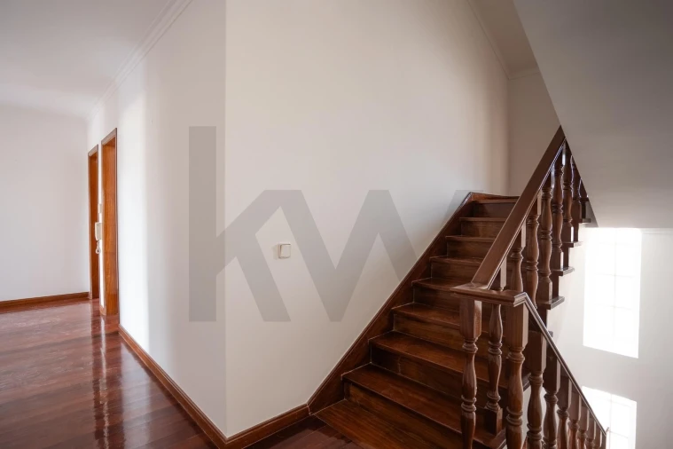 Moradia T5 para Venda em Rio de Mouro Foto 23