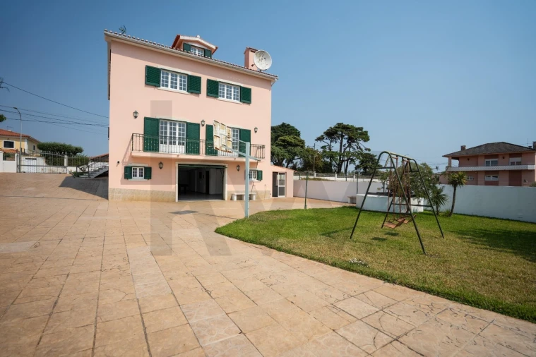 Moradia T5 para Venda em Rio de Mouro Foto 2