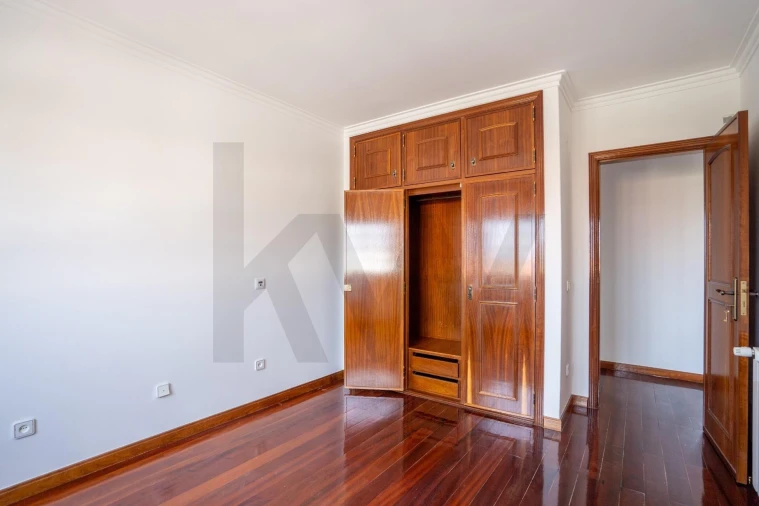 Moradia T5 para Venda em Rio de Mouro Foto 28